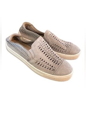 Hush Puppies Gray Suede SZ 6.5 Casual Minimalist Everyday Chic Woven Sneakers